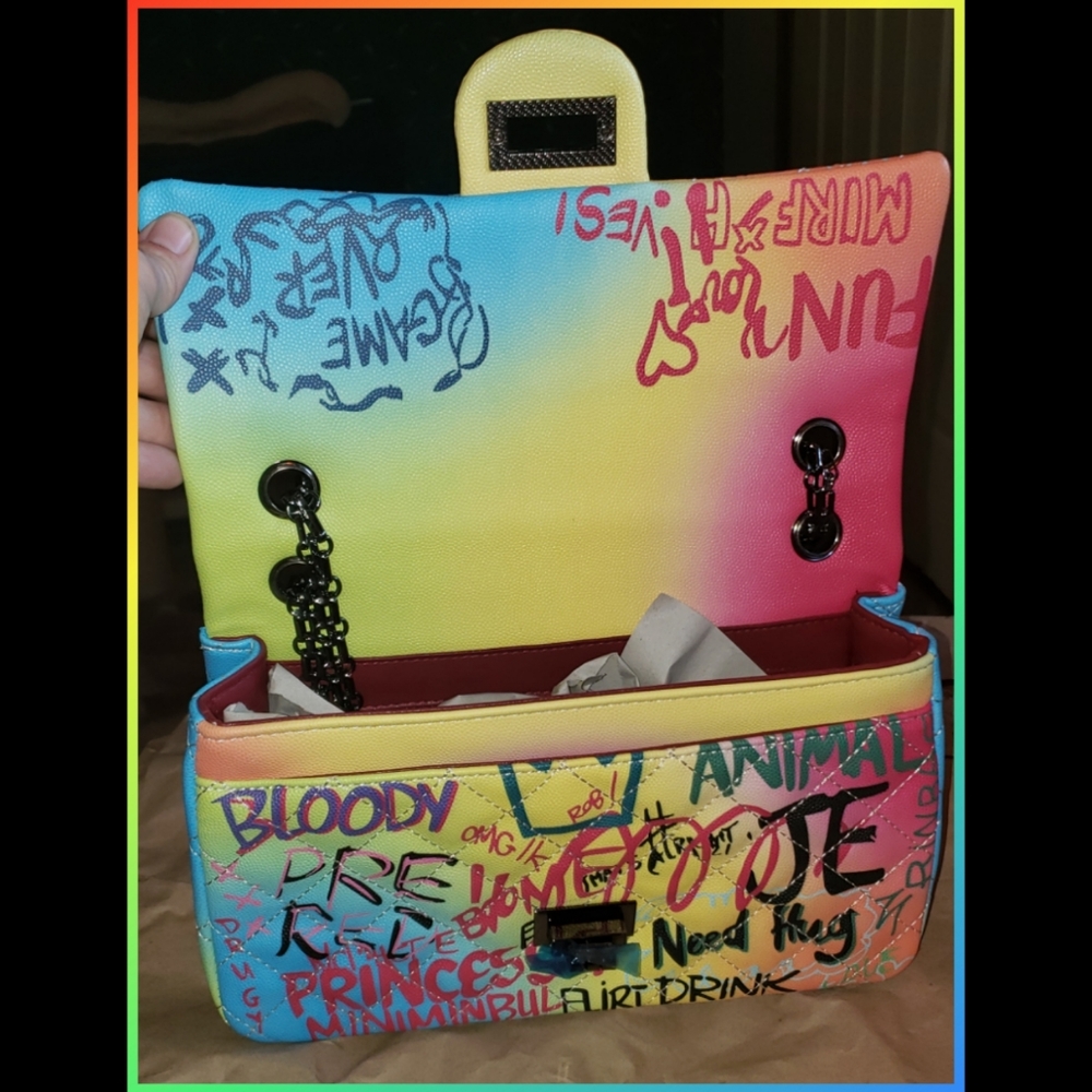 ‼️CLEARANCE PRICE FIRM‼️Host Pick🎉Graffiti Bag🎉 - Picture 3 of 8